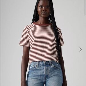 Levi's women’s short sleeve Gameday t-shirt